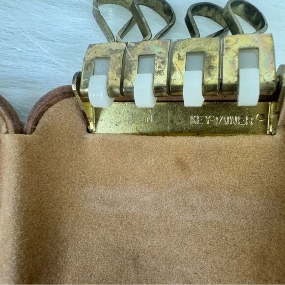 Vintage Buxton Key-Tainer Key Fob Organizer Case Genuine Leather 3”x2 2/8” Tan - Picture 8 of 10